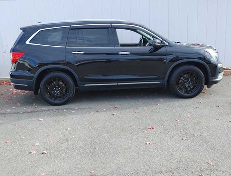 2020 Honda Pilot Touring | Leather | Roof | Cam | Warranty to 2027