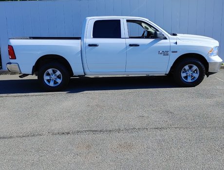 2023 Ram 1500 Classic SLT | 5.7 Hemi | 4x4 | Cam | USB | Bluetooth