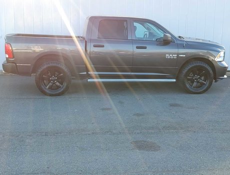 2017 Ram 1500 Black Express | Cam | USB | Bluetooth | Keyless