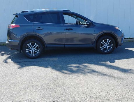 2016 Toyota RAV4 LE | Heated Seats | Cam | AWD