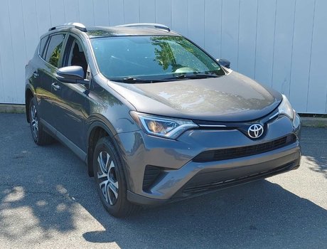 2016 Toyota RAV4 LE | Heated Seats | Cam | AWD