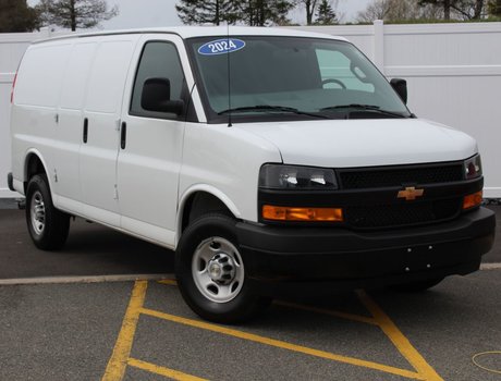 2024 Chevrolet Express 2500 Work Van | Cam | A/C | Keyless | Warranty to 2029