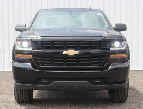2017 Chevrolet Silverado 1500 WT | BlackOutEdition | 4WD | V8 | 20s | 6.5ftBox