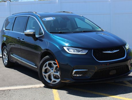 2023 Chrysler Pacifica Limited | Leather | Roof | Nav | Warranty to 2028