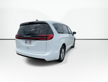 2024 Chrysler Pacifica Touring-L | HtdSeats | Cam | AdptCruise | RmtStart
