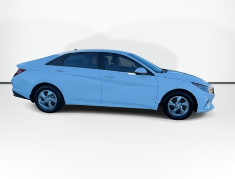 2022 Hyundai Elantra Essential | Cam | HtdSeats | Warranty to 2027