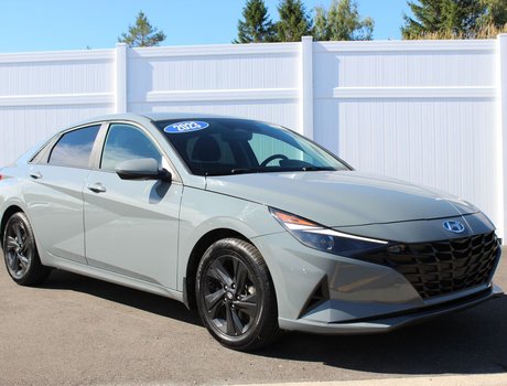 2023 Hyundai Elantra Preferred | HtdSeat | Cam | USB | Warranty to 2027