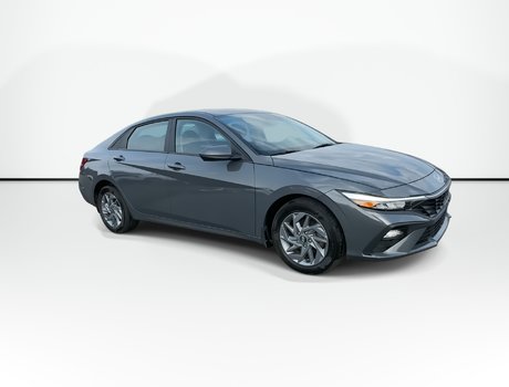 2025 Hyundai Elantra Preferred | Htd Whl | Cam | USB | Warranty to 2029