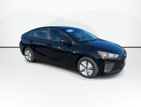 2017 Hyundai Ioniq Hybrid SE | Roof | Cam | HtdSeat | Bluetooth | USB | AC