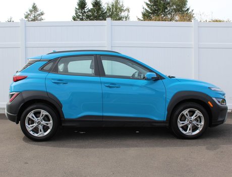 2022 Hyundai Kona Preferred | Lthr | Roof | USB | Warranty to 2027