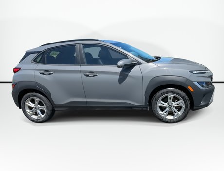 2022 Hyundai Kona Preferred | Roof | Lthr | USB | Warranty to 2027