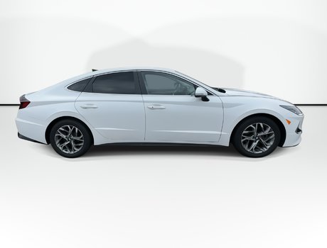 2022 Hyundai Sonata Preferred | Cam | HtdSeats | Warranty to 2027