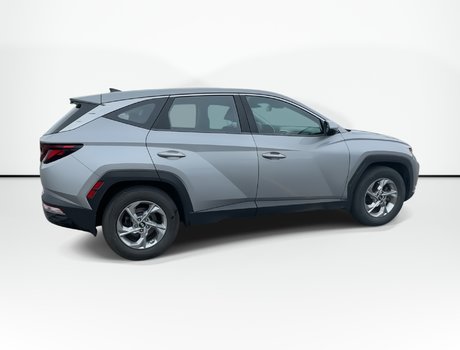 2022 Hyundai Tucson Essential | Cam | HtdSeat | Bluetooth | USB | Aux