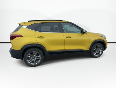 2022 Kia Seltos EX | Roof | Cam | Htd Steering | Warranty to 2027