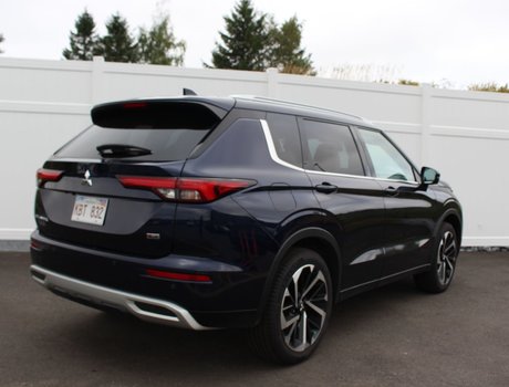 2023 Mitsubishi Outlander GT S-AWC | Leather | Roof | Nav | Warranty to 2033