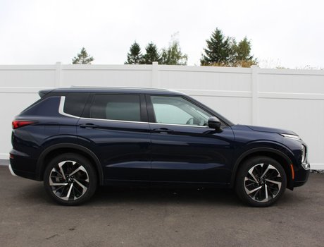 2023 Mitsubishi Outlander GT S-AWC | Leather | Roof | Nav | Warranty to 2033