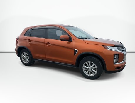 2022 Mitsubishi RVR SE | Cam | HtdSeats | Warranty to 2032