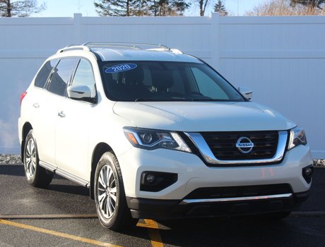 2020 Nissan Pathfinder SV Tech | Cam | Navi | 7-Pass | HtdSeats | Keyless