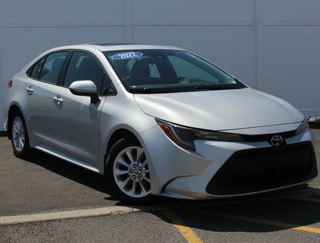 2022 Toyota Corolla LE | SunRoof | HtdSeats | Cam | Warranty to 2027