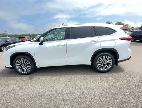 2022 Toyota Highlander Limited | Lthr | Nav | HtdSeat | Warranty to 2027
