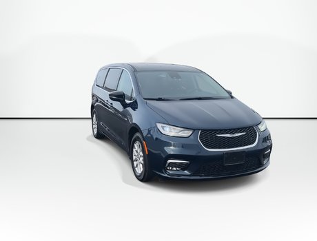 2024 Chrysler Pacifica Touring-L | Leather | Cam | USB | HtdSeats