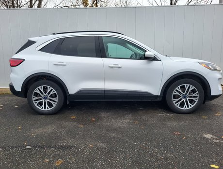 2022 Ford Escape SEL | Leather | Cam | USB | Warranty to 2027