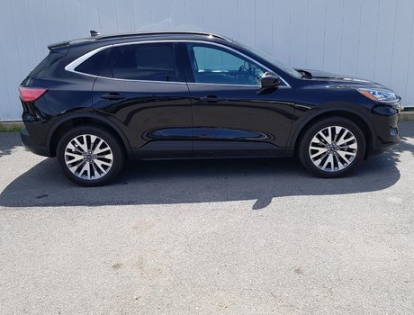 2022 Ford Escape Titanium | Leather | Nav | Cam | USB | HtdWheel