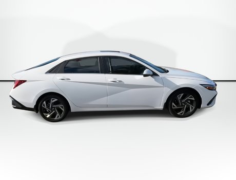 2025 Hyundai Elantra Luxury | Leather | Roof | Nav | Warranty to 2031