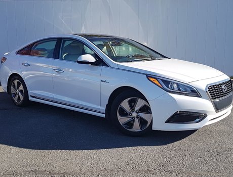 2016 Hyundai Sonata Hybrid Limited | Leather | Roof | Nav | Cam | USB