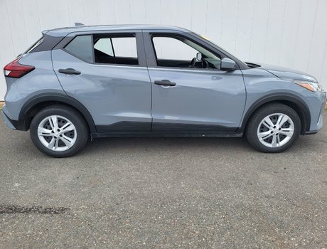 2022 Nissan KICKS S | Cam | USB | Bluetooth | Warranty to 2027