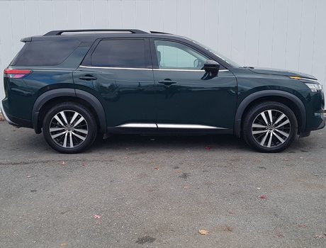 2023 Nissan Pathfinder Platinum | Leather | Roof | Nav | Cam | USB