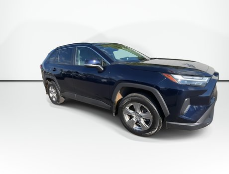 2024 Toyota RAV4 XLE | Cam | USB | HtdWheel | Warranty to 2029