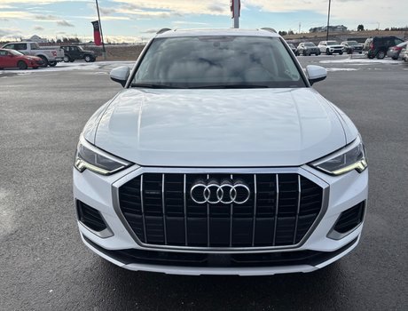 2022 Audi Q3 Komfort | Leather | Roof | Cam | Warranty to 2025