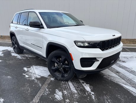 2024 Jeep Grand Cherokee Altitude | Leather | Sun Roof | Warranty to 2029