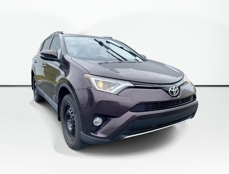 2016 Toyota RAV4 XLE | Heated Seats | Keyless | Backup Cam