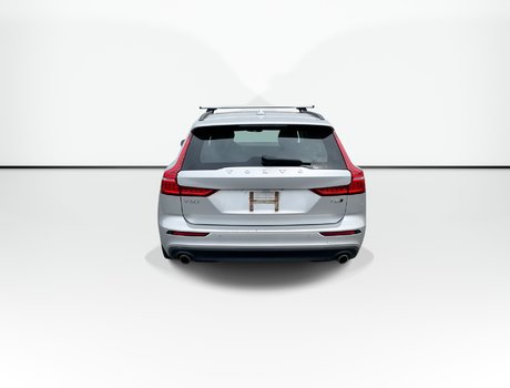 2020 Volvo V60 T6 MOMENTUM | Htd Lthr | Panoramic Roof | USB