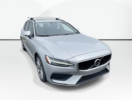 2020 Volvo V60 T6 MOMENTUM | Htd Lthr | Panoramic Roof | USB