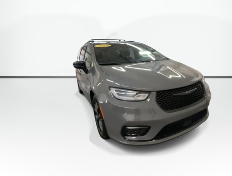 2025 Chrysler Pacifica Limited | Leather | Roof | Nav | Cam | USB