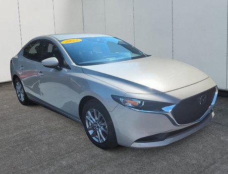 2022 Mazda Mazda3 GS | Cam | USB | HtdWheel | Bluetooth | Keyless