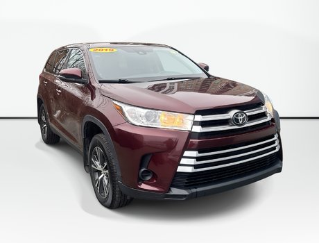 2019 Toyota Highlander LE | Cam | USB | HtdSeats | Bluetooth | Keyless