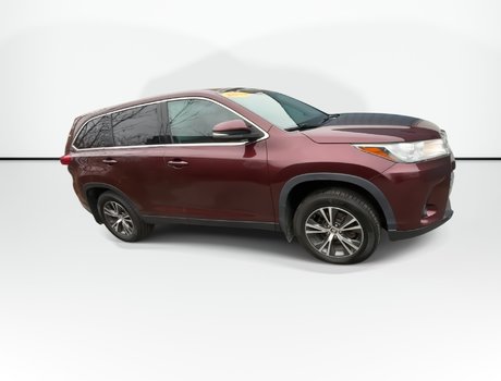 2019 Toyota Highlander LE | Cam | USB | HtdSeats | Bluetooth | Keyless