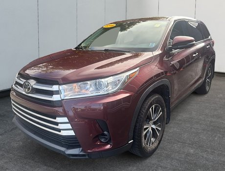 2019 Toyota Highlander LE | Cam | USB | HtdSeats | Bluetooth | Keyless