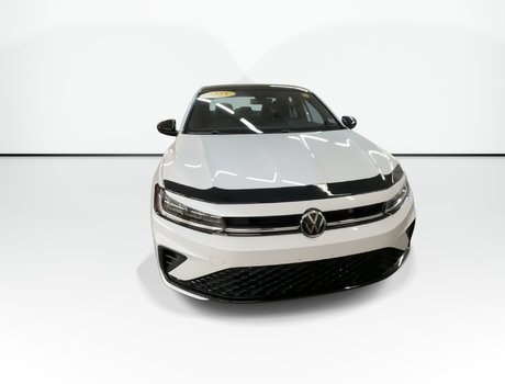 2025 Volkswagen Jetta Comfortline | Roof | Cam | USB | HtdSeats