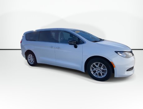 2024 Chrysler GRAND CARAVAN SXT | 7-Pass | Cam | HtdWheel | Warranty to 2029