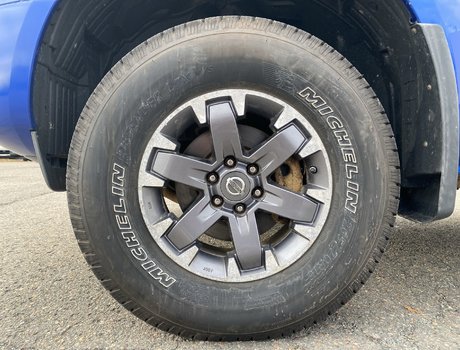 2015 Nissan FRONTIER PRO-4X | Leather | HtdSeats | Bluetooth | Nav