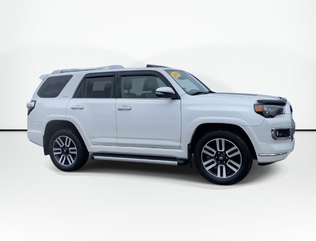 2018 Toyota 4RUNNER SR5 | 4WD | V6 | Bluetooth