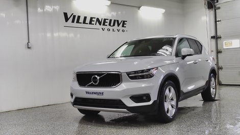 2021 Volvo XC40 MOMENTUM