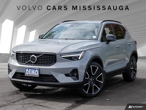 2025 Volvo XC40 Ultra Dark Theme