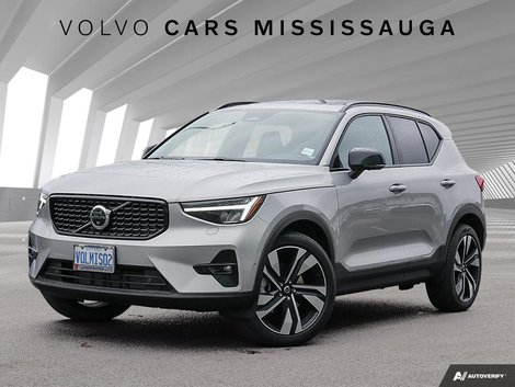 2025 Volvo XC40 B5 Plus Dark Theme