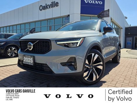 2025 Volvo XC40 PLUS DARK THEME
